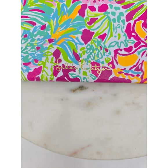 Lilly Pulitzer
It's Always Sunny Somewhere Collapsible Sunglass Case - Picture 3 of 8